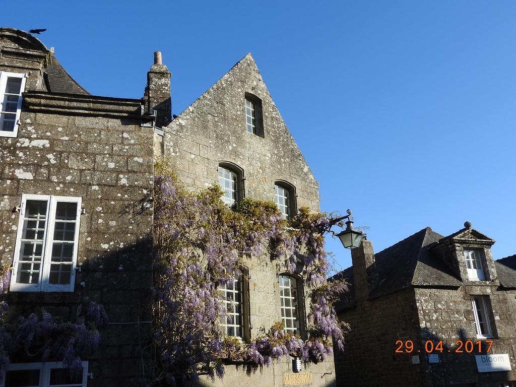Logis Le Prieure Hotel Locronan Exterior photo